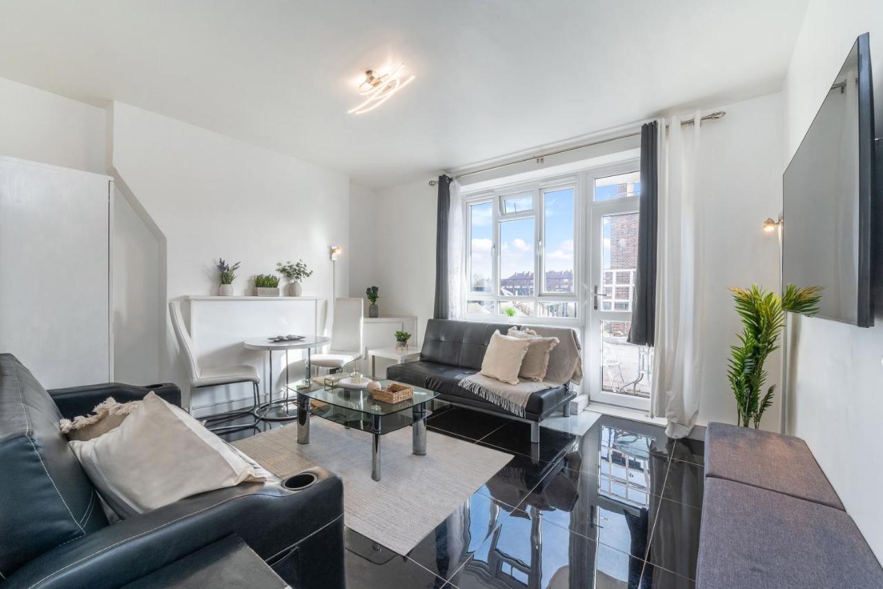 The Darlington - Stylish 1 Bedroom Apartment, 10 Minutes From The Eye Londra