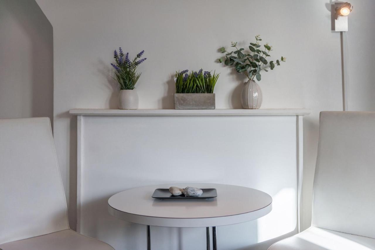 The Darlington - Stylish 1 Bedroom Apartment, 10 Minutes From The Eye Appartamento Londra